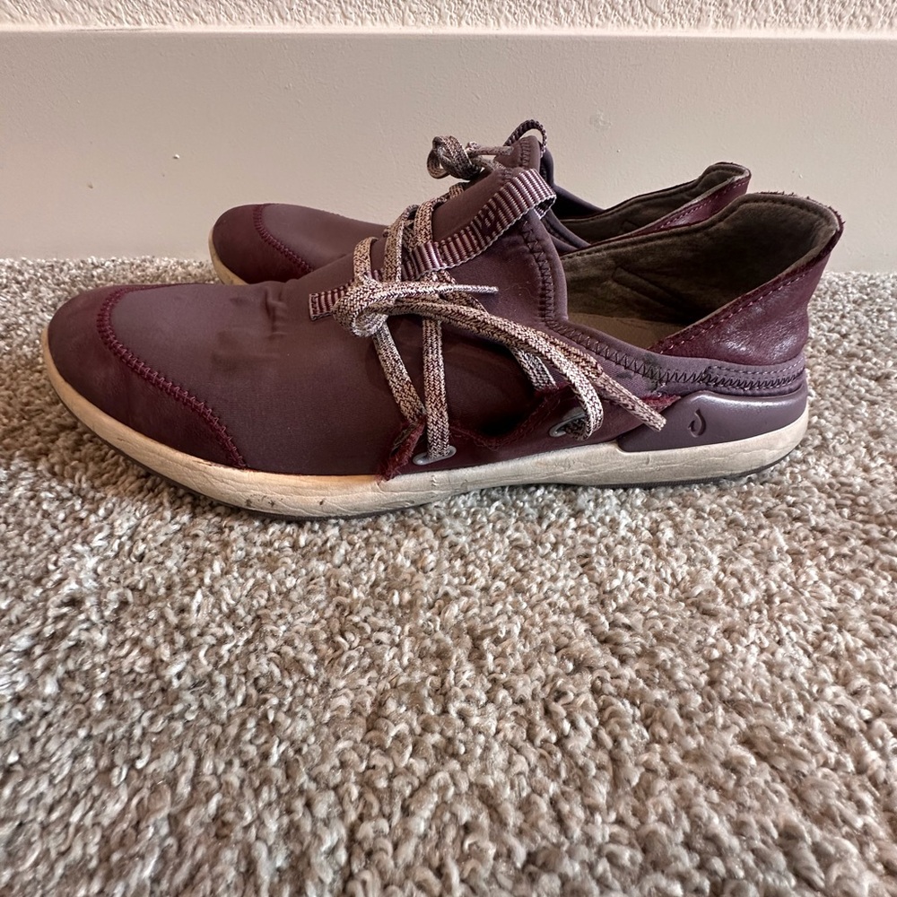 OluKai Women's Sneakers Comfort Shoe Sz 8.5 Purple Slip On